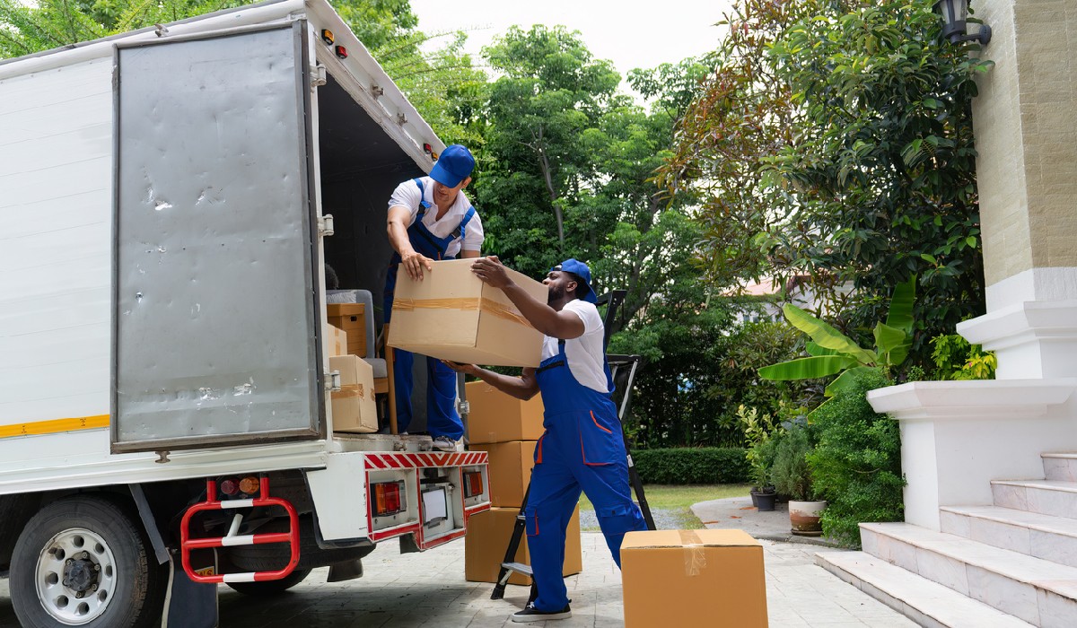 A Comprehensive Guide to Choosing the Right Moving Service