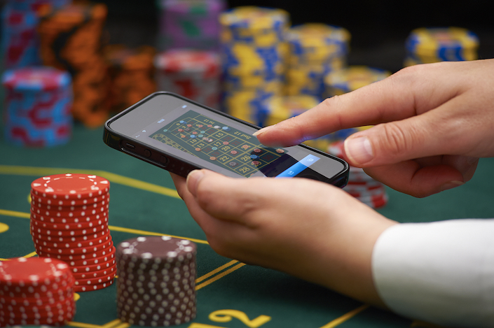 Online Gambling: Trends, Risks, and the Future of the Industry