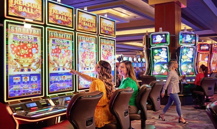 The Thrilling World of Slot Games: A Guide to Spinning Fun
